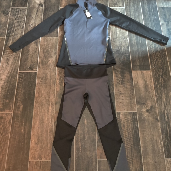 NWT UA ColdGear 1/4 Zip Top - Picture 4 of 8